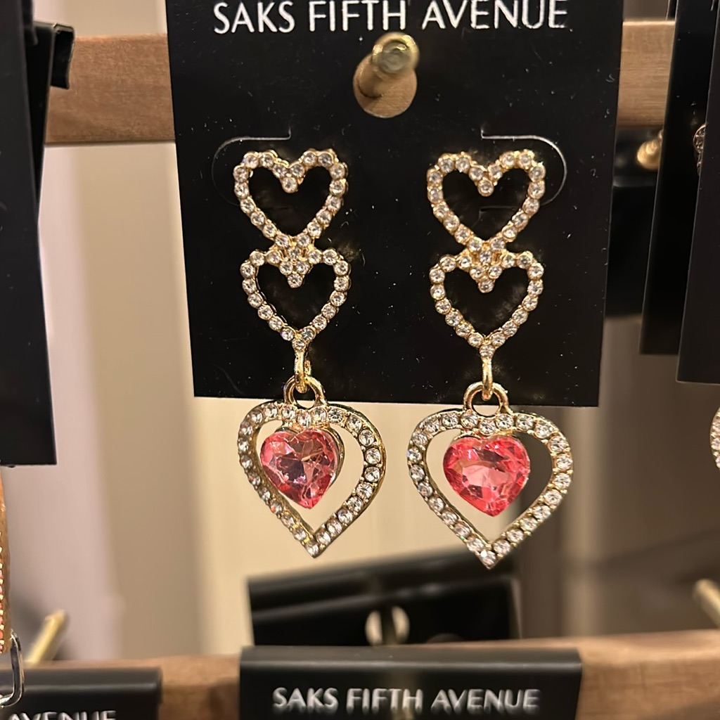Nwt Saks 5th Ave., Triple Heart, White And Pink Stone